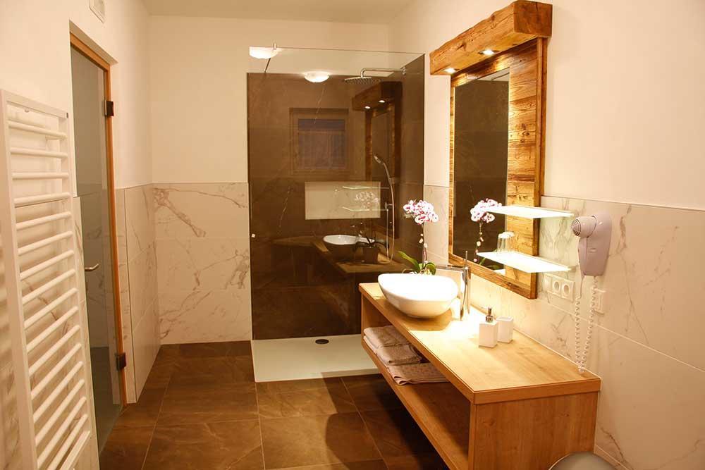 Hotel Enzian Villa Ottone Esterno foto
